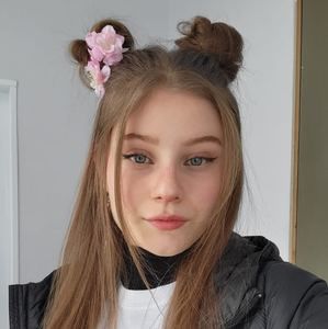 Meet your Posher, Alicia